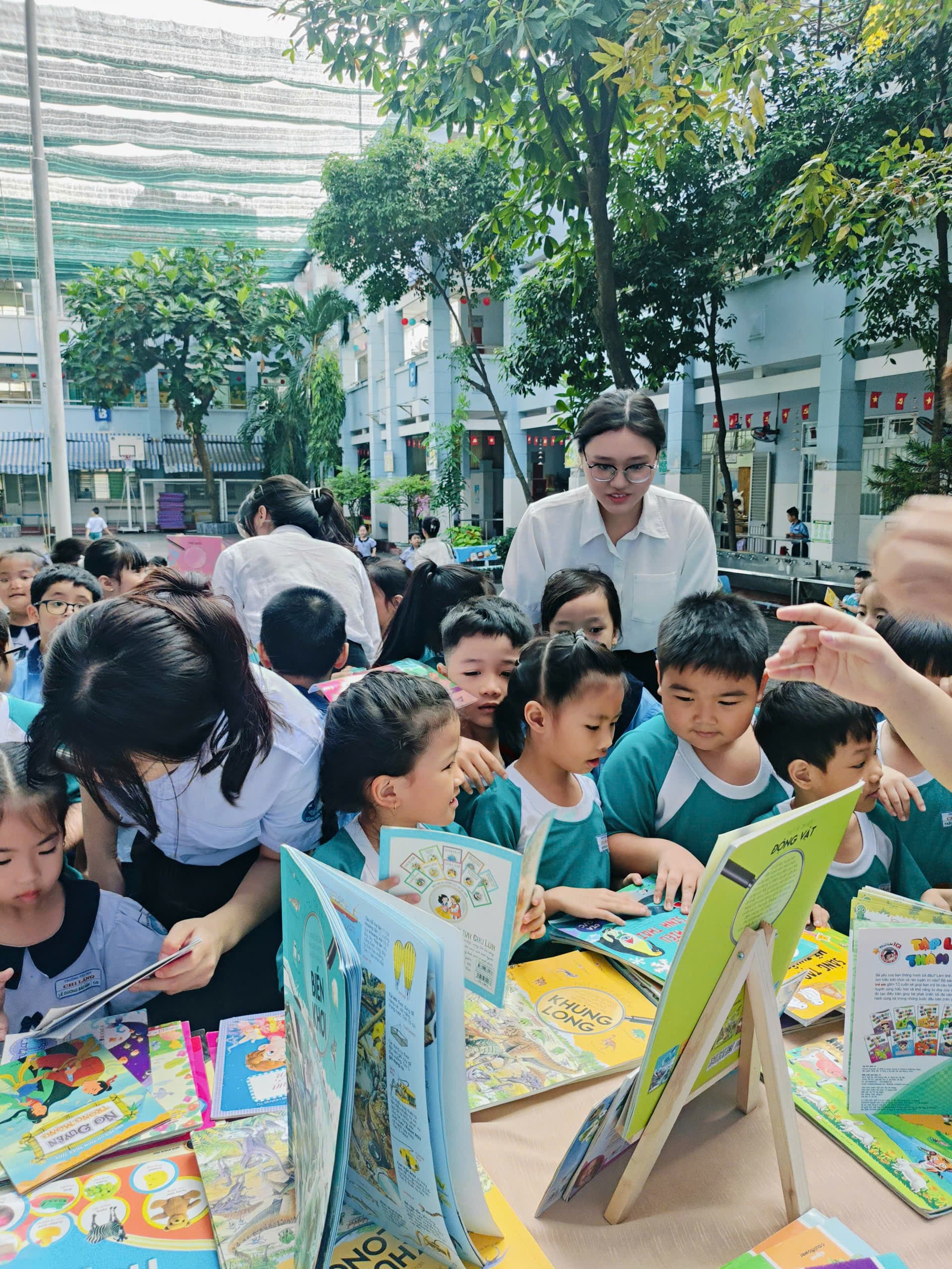Books presented through accessible and engaging themes - Chi Lang Primary School