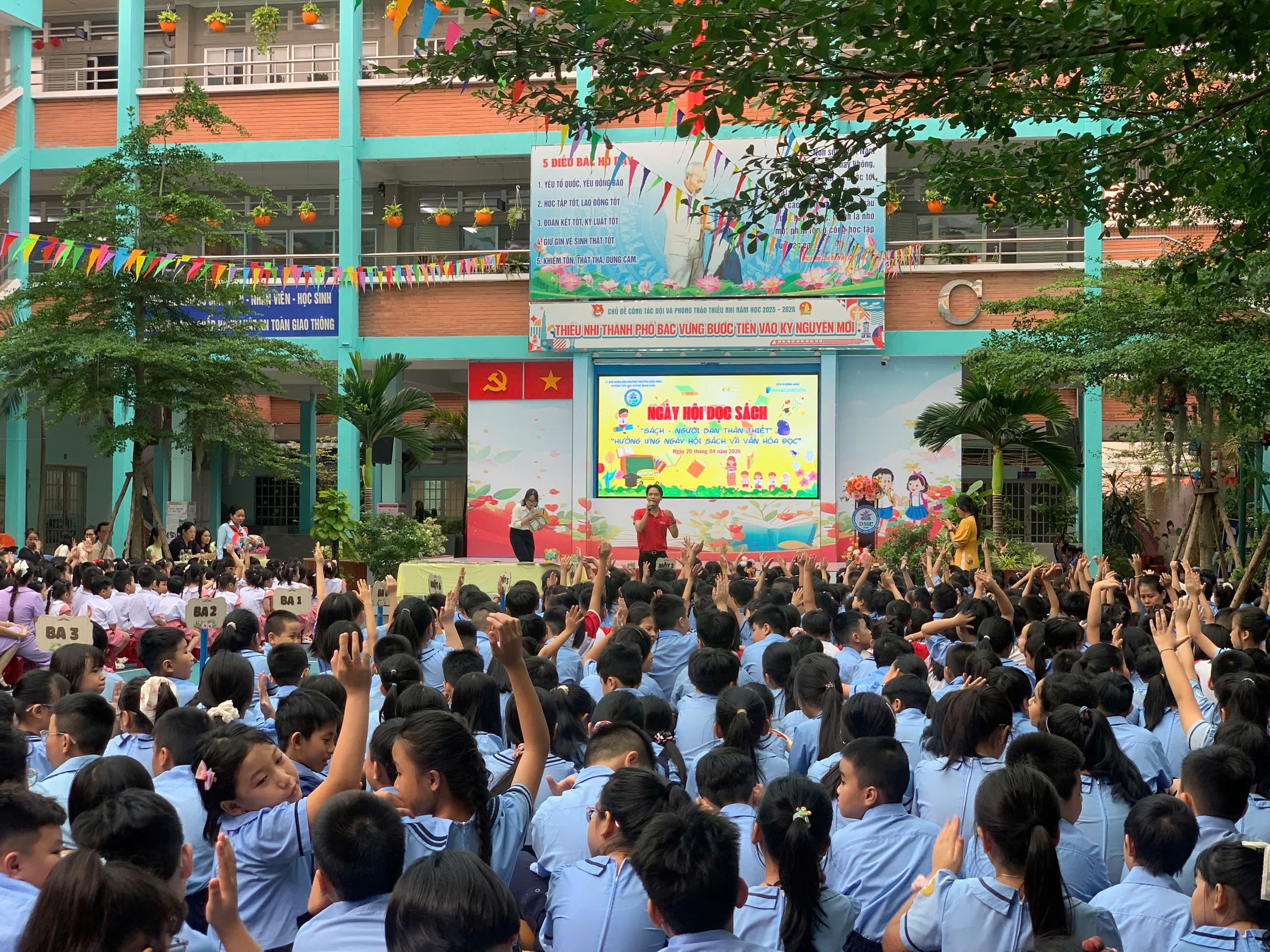 An open reading space taking shape on the school campus - Duong Minh Chau Primary School
