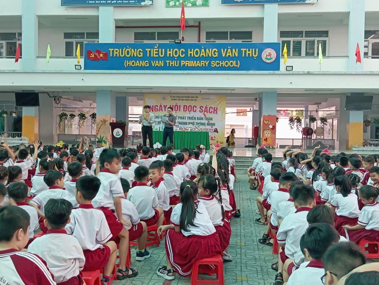 An open reading space taking shape on the school campus - Hoang Van Thu Primary School