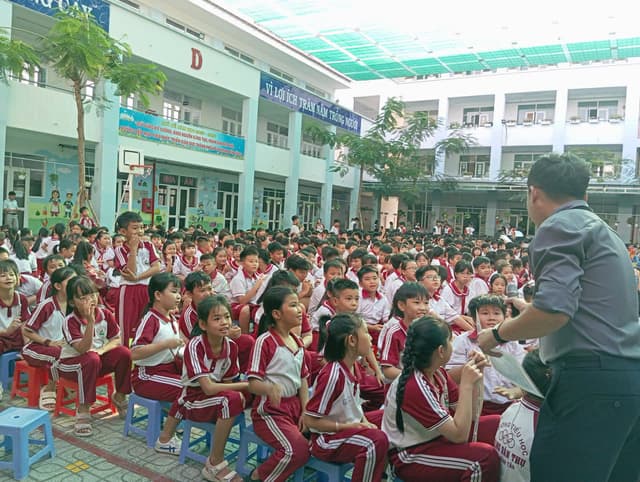 Sự kiện tại Hoang Van Thu Primary School
