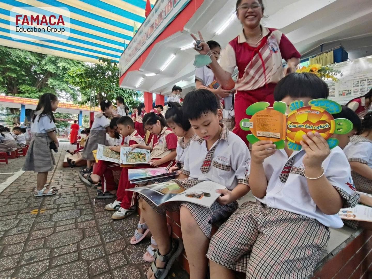 The joy of finding a book each child wants to explore - Huynh Van Chinh Primary School