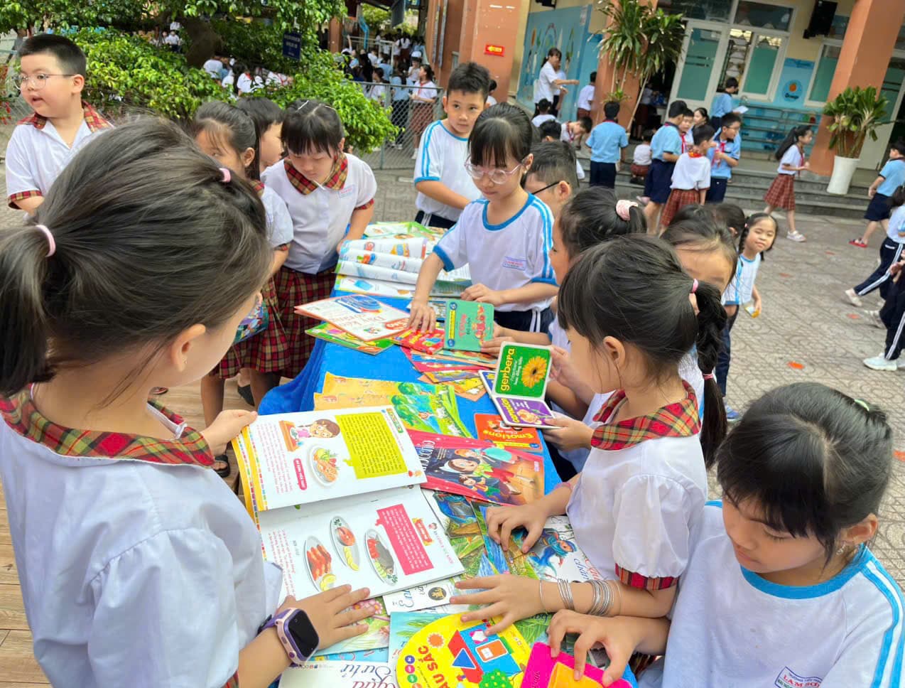 A reading moment at Lam Son Primary School