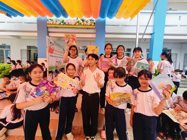 Sự kiện tại Tan Hoa Primary School